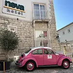 Отель Neva Алачати