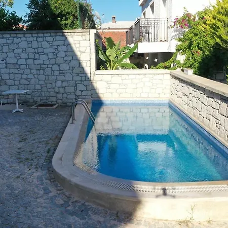 Otel Neva Alacati Ciftlikkoyu