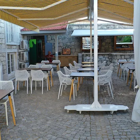 Neva Alacati Otel 4*