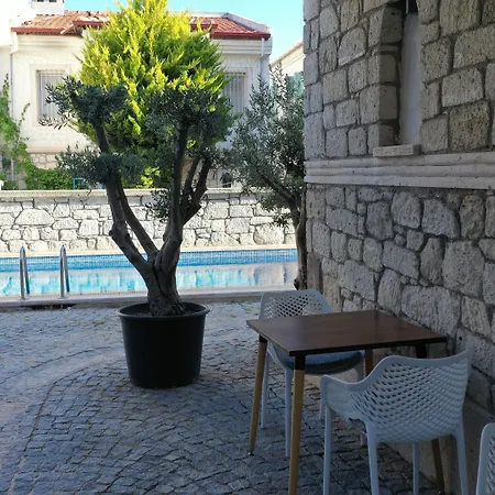 Otel Neva Alacati 4*